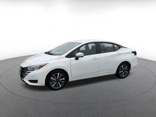 Aspen White Tricoat 2025 Nissan Versa 1.6 SV