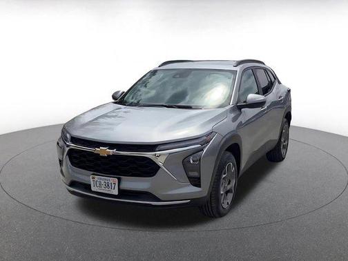 Sterling Gray Metallic 2025 Chevrolet Trax LT