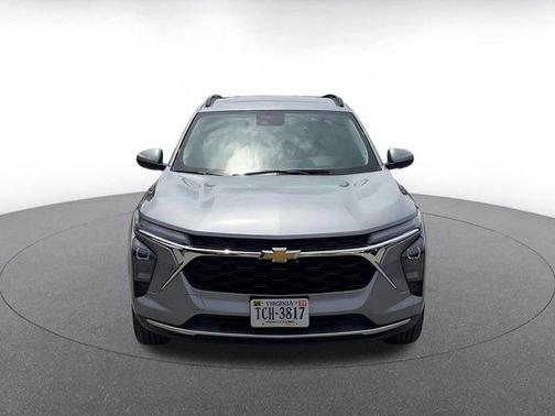 Sterling Gray Metallic 2025 Chevrolet Trax LT