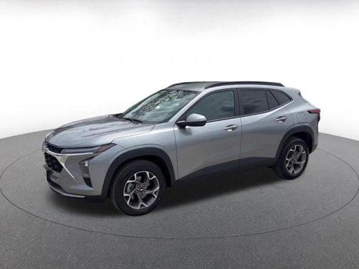 Sterling Gray Metallic 2025 Chevrolet Trax LT