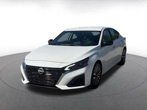 Glacier White 2025 Nissan Altima SV FWD
