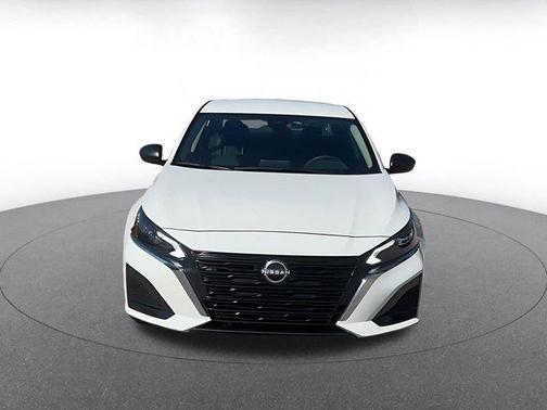 Glacier White 2025 Nissan Altima SV FWD