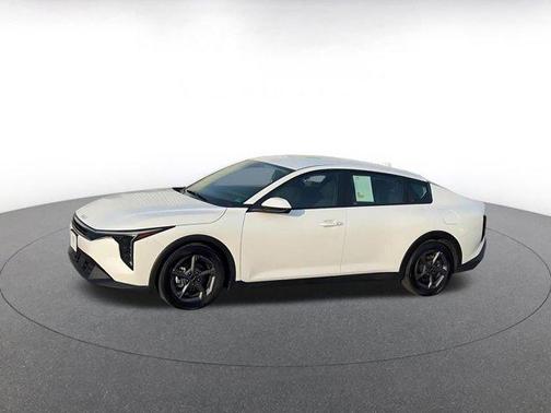 Snow White Pearl 2025 Kia K4 LXS