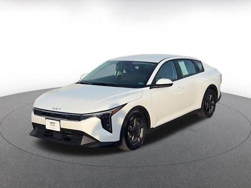 Snow White Pearl 2025 Kia K4 LXS