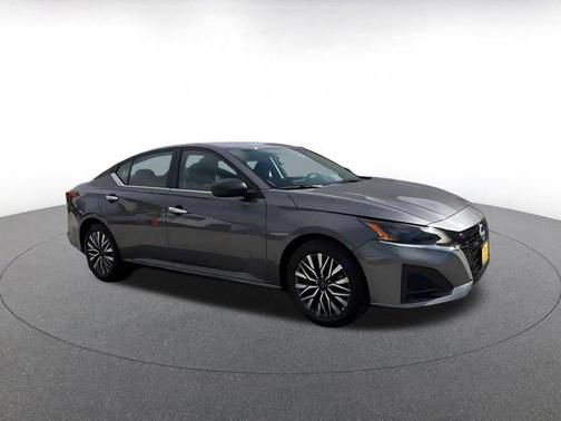 Gun Metallic 2025 Nissan Altima SV FWD