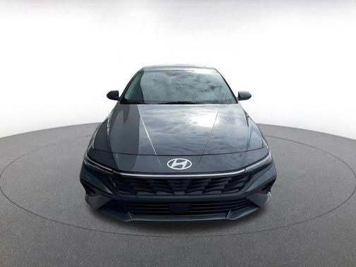 2025 Hyundai ELANTRA SEL