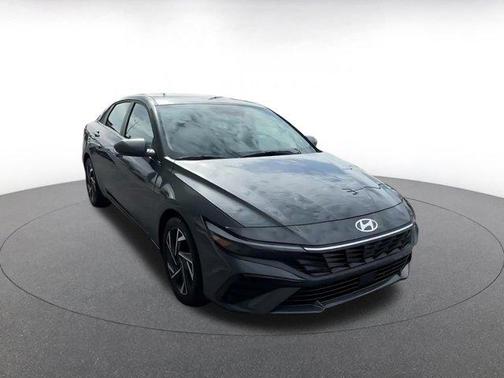 2025 Hyundai ELANTRA SEL