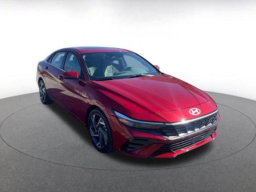2025 Hyundai ELANTRA SEL