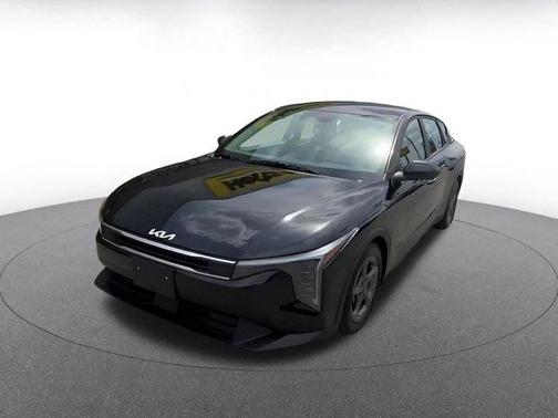 Aurora Black Pearl 2025 Kia K4 LXS