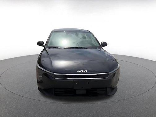 Aurora Black Pearl 2025 Kia K4 LXS