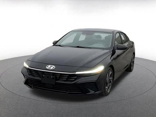 2025 Hyundai ELANTRA SEL