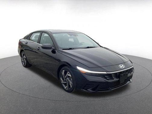 2025 Hyundai ELANTRA SEL