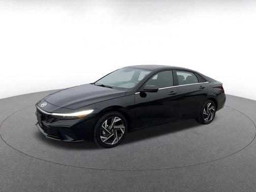 2025 Hyundai ELANTRA SEL