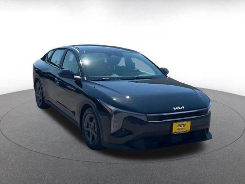 Aurora Black Pearl 2025 Kia K4 LXS