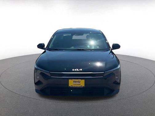 Aurora Black Pearl 2025 Kia K4 LXS