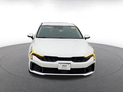 Snow White Pearl 2025 Kia K5 LXS