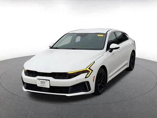 Snow White Pearl 2025 Kia K5 LXS