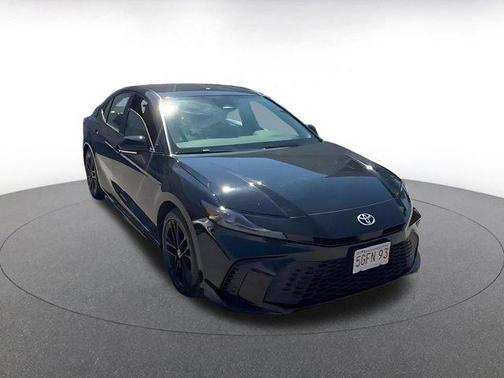 Black 2025 Toyota Camry SE