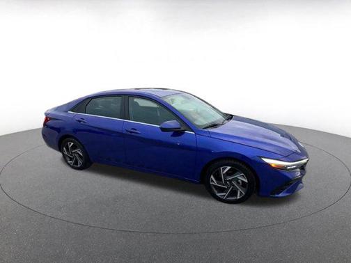 2025 Hyundai ELANTRA SEL