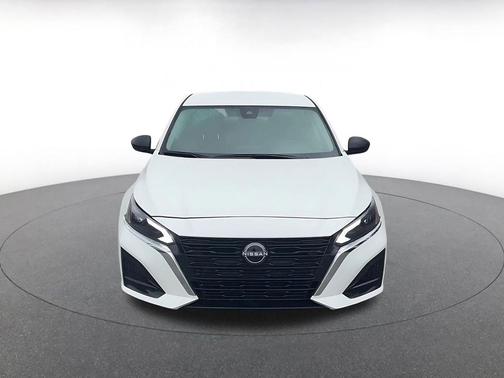 Glacier White 2025 Nissan Altima SV FWD