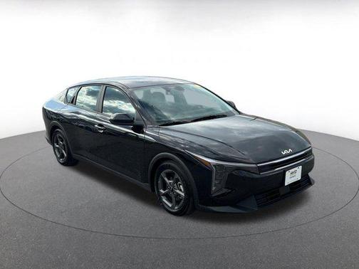 Aurora Black Pearl 2025 Kia K4 LXS