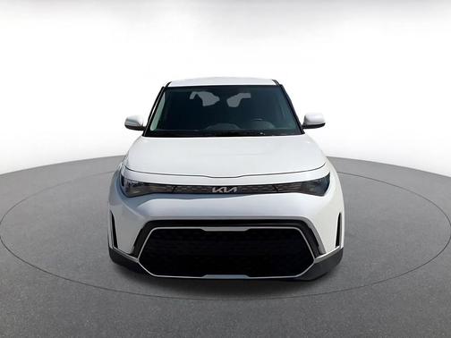 Snow White Pearl 2025 Kia Soul LX