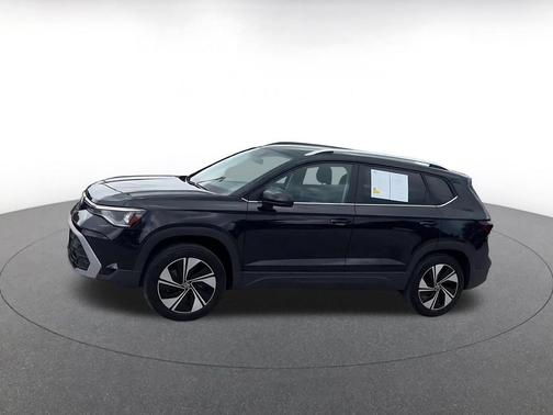 Black 2026 Volkswagen Taos SE