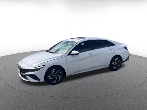 2025 Hyundai ELANTRA SEL