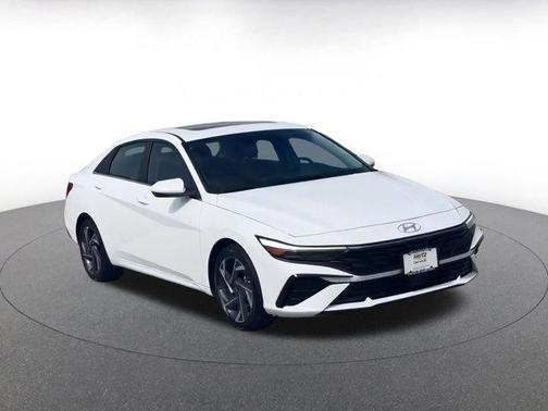 2025 Hyundai ELANTRA SEL