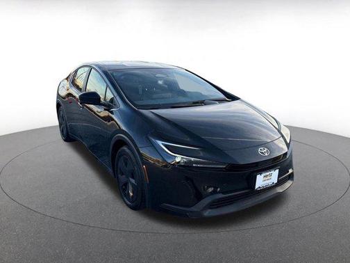 2025 Toyota Prius LE