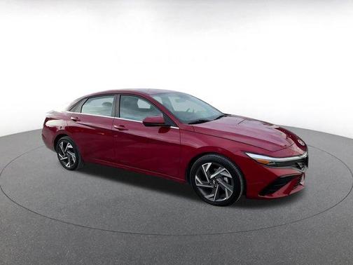 2025 Hyundai ELANTRA SEL