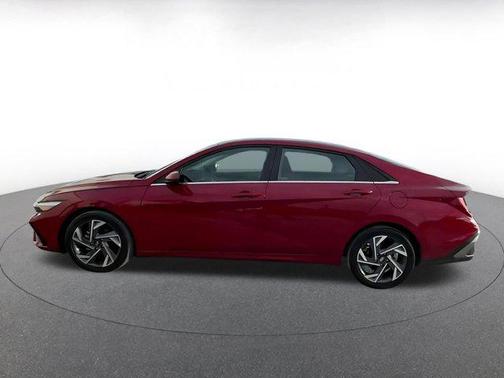 2025 Hyundai ELANTRA SEL