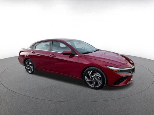2025 Hyundai ELANTRA SEL
