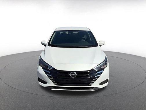 Aspen White Tricoat 2025 Nissan Versa 1.6 SV