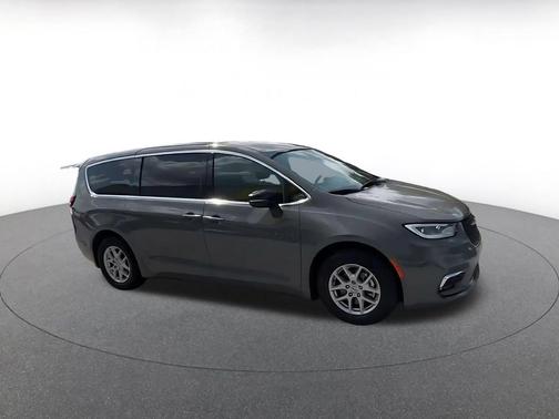 Ceramic Gray Clearcoat 2025 Chrysler Pacifica L