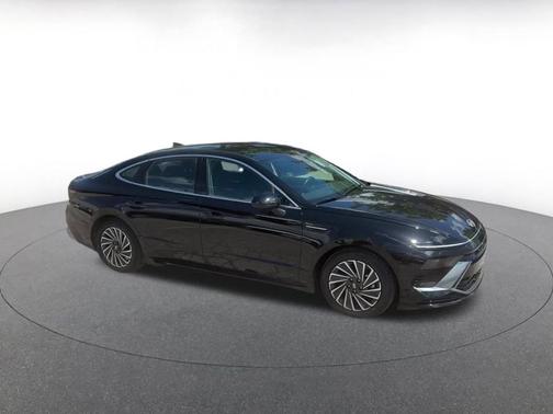 Abyss Black 2025 Hyundai SONATA Hybrid SE