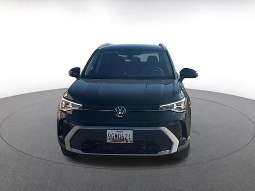 Deep Black Pearl 2025 Volkswagen Taos 1.5T SE