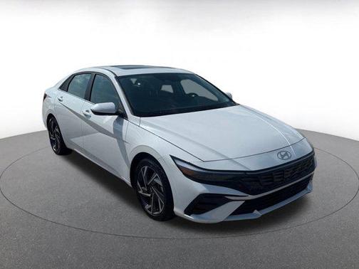 2025 Hyundai ELANTRA SEL
