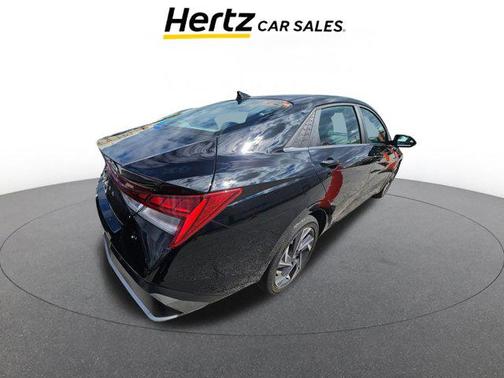 2025 Hyundai ELANTRA SEL