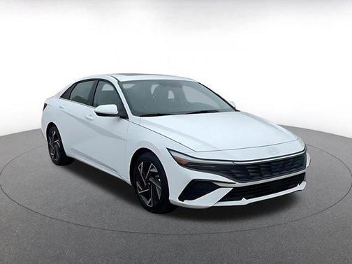 2025 Hyundai ELANTRA SEL