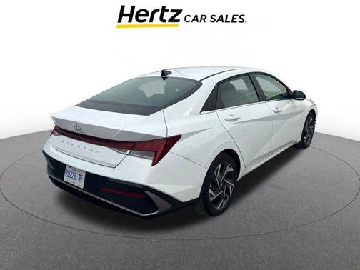 2025 Hyundai ELANTRA SEL