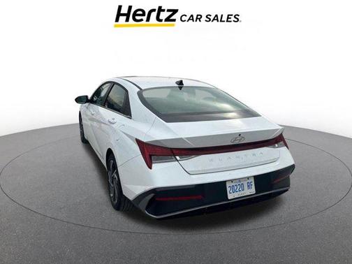 2025 Hyundai ELANTRA SEL