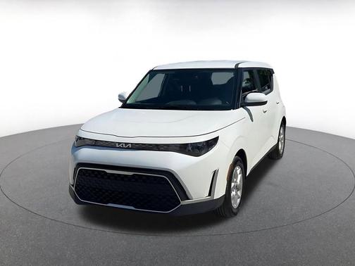 Snow White Pearl 2025 Kia Soul LX