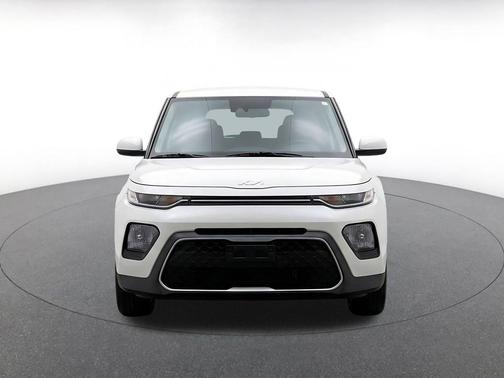 Snow White Pearl 2025 Kia Soul LX