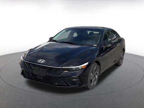 Abyss Black 2025 Hyundai ELANTRA SEL