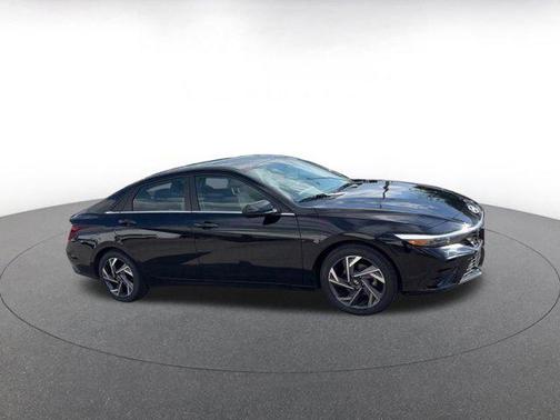 Abyss Black 2025 Hyundai ELANTRA SEL