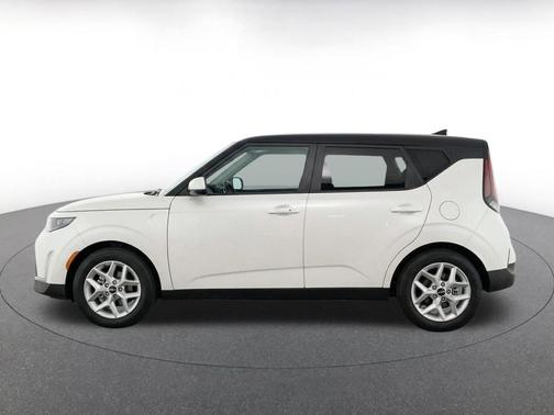 Snow White Pearl 2025 Kia Soul LX