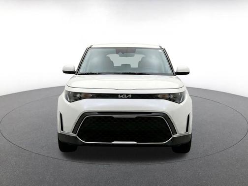 Snow White Pearl 2025 Kia Soul LX