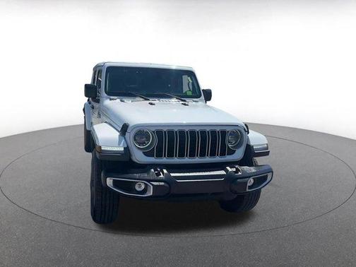 Bright White Clearcoat 2025 Jeep Wrangler 4-Door Sahara 4x4