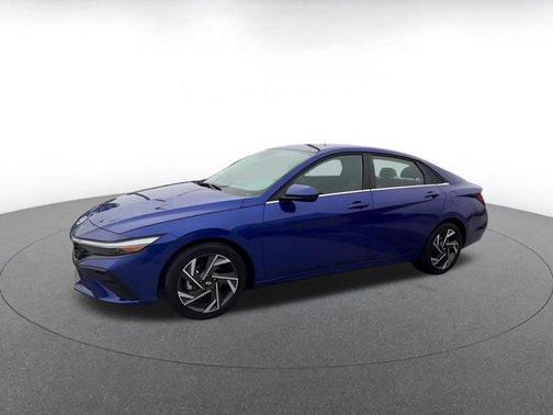 2025 Hyundai ELANTRA SEL